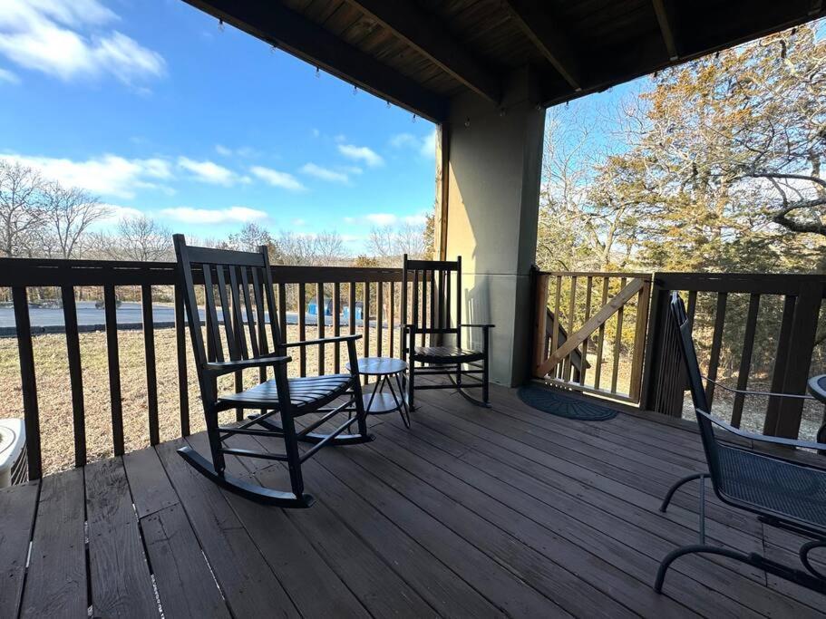 Modern Comfort: Updated Cozy Condo In Indian Point Branson Exterior foto