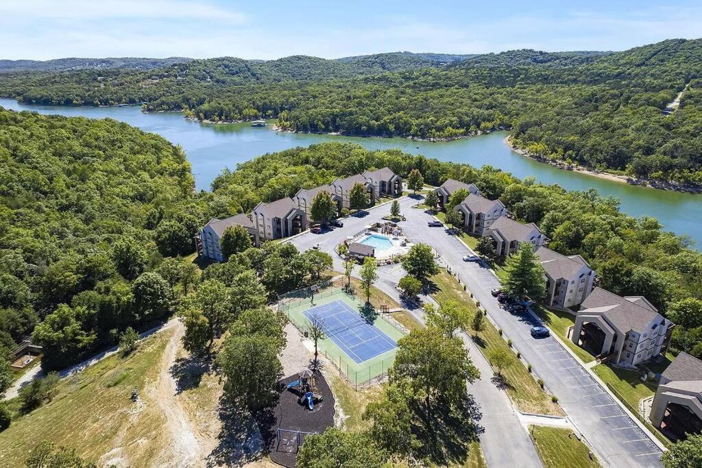 Modern Comfort: Updated Cozy Condo In Indian Point Branson Exterior foto