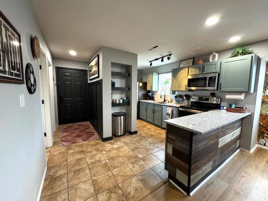 Modern Comfort: Updated Cozy Condo In Indian Point Branson Exterior foto