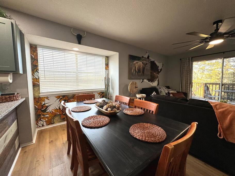 Modern Comfort: Updated Cozy Condo In Indian Point Branson Exterior foto